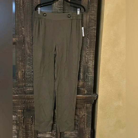 Ophelia Roe Rayon Twill Pant with Tab Front, decorative buttons, olive NWT Med - Picture 1 of 4